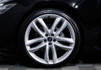 Подержанный автомобиль Audi A7 2020 года (15 фото)