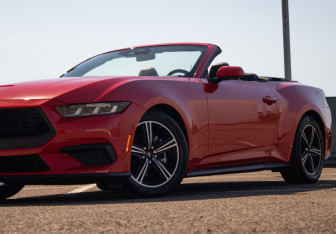 Подержанный автомобиль Ford Mustang Convertible 2024 года (47 фото)
