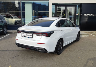 Подержанный автомобиль Omoda S5 2024 года (5 фото)