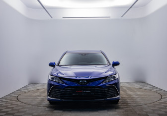 Подержанный автомобиль Toyota Camry Sedan 2021 года (2 фото)