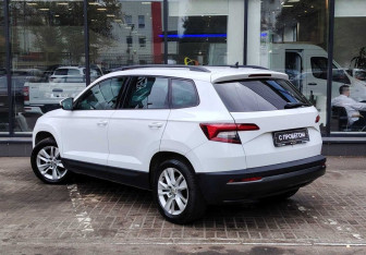 Подержанный автомобиль Skoda Karoq 2020 года (6 фото)