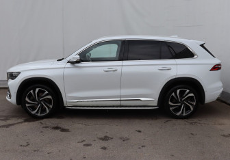 Подержанный автомобиль Geely Monjaro 2023 года (8 фото)