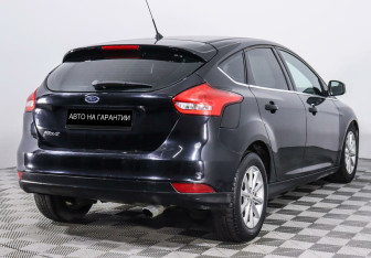 Подержанный автомобиль Ford Focus Hatchback 2015 года (3 фото)