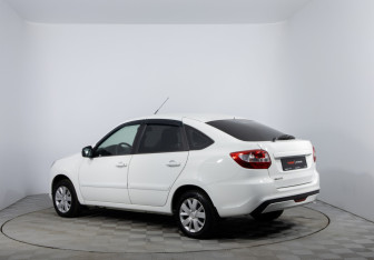Подержанный автомобиль LADA (ВАЗ) Granta Liftback 2020 года (7 фото)