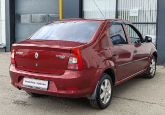 Подержанный автомобиль Renault Logan Sedan 2012 года (5 фото)