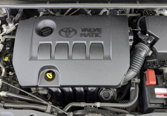Подержанный автомобиль Toyota Avensis Sedan 2012 года (9 фото)