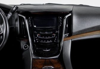 Подержанный автомобиль Cadillac Escalade Suv 2015 года (13 фото)
