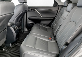 Подержанный автомобиль Lexus RX 2021 года (12 фото)