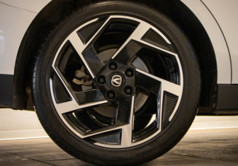 Подержанный автомобиль Changan Lamore 2023 года (28 фото)