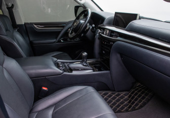 Подержанный автомобиль Lexus LX 2020 года (9 фото)