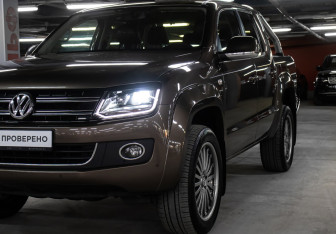 Подержанный автомобиль Volkswagen Amarok 2015 года (20 фото)