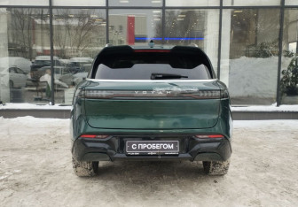 Подержанный автомобиль Voyah Free 2023 года (7 фото)