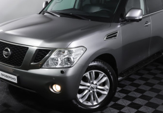 Подержанный автомобиль Nissan Patrol 2011 года (24 фото)