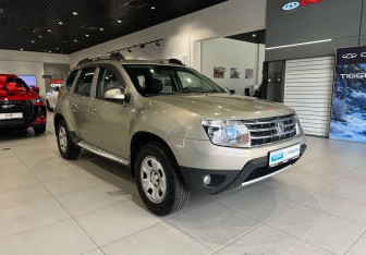 Подержанный автомобиль Renault Duster 2013 года (3 фото)