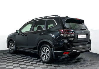 Подержанный автомобиль Subaru Forester Suv 2019 года (7 фото)