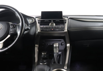 Подержанный автомобиль Lexus NX 2016 года (14 фото)