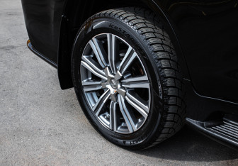 Подержанный автомобиль Lexus LX 2017 года (13 фото)