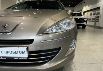 Подержанный автомобиль Peugeot 408 2013 года (8 фото)