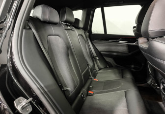 Подержанный автомобиль BMW X3 2020 года (14 фото)