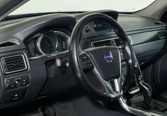 Подержанный автомобиль Volvo XC70 2014 года (13 фото)