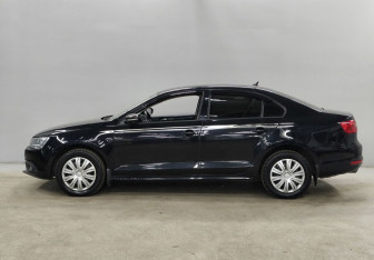Подержанный автомобиль Volkswagen Jetta Sedan 2012 года (8 фото)