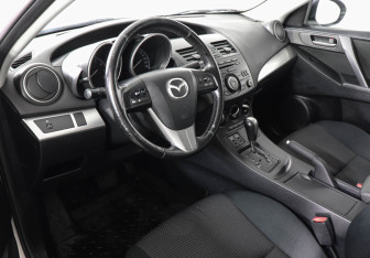 Подержанный автомобиль Mazda 3 Sedan 2012 года (9 фото)