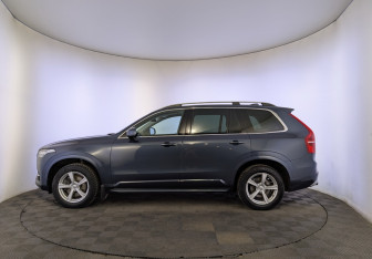 Подержанный автомобиль Volvo XC90 2019 года (8 фото)