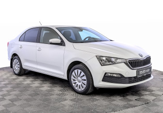 Подержанный автомобиль Skoda Rapid Liftback 2021 года (3 фото)