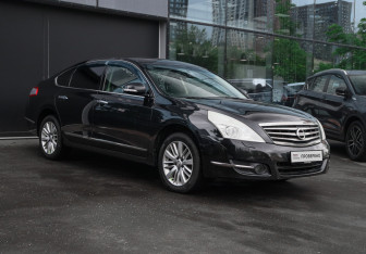 Подержанный автомобиль Nissan Teana 2011 года (3 фото)