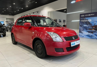 Подержанный автомобиль Suzuki Swift Hatchback 2008 года (3 фото)