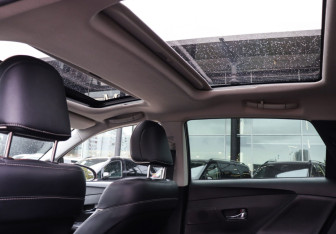 Подержанный автомобиль Toyota Venza 2014 года (16 фото)