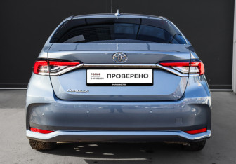 Подержанный автомобиль Toyota Corolla Sedan 2019 года (5 фото)