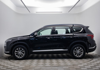 Подержанный автомобиль Hyundai Santa Fe 2021 года (2 фото)