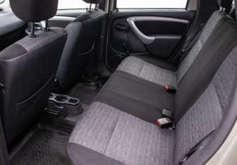 Подержанный автомобиль Renault Duster 2013 года (11 фото)