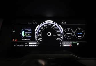 Подержанный автомобиль Toyota Tundra 2022 года (16 фото)