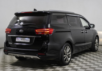 Подержанный автомобиль Kia Carnival 2018 года (5 фото)
