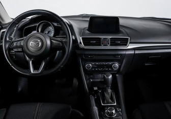 Подержанный автомобиль Mazda 3 Sedan 2018 года (11 фото)