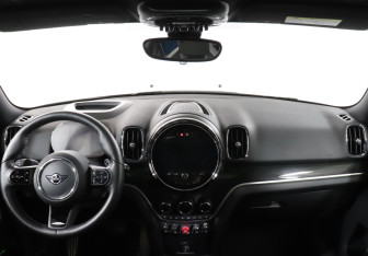 Подержанный автомобиль MINI Countryman 2022 года (12 фото)