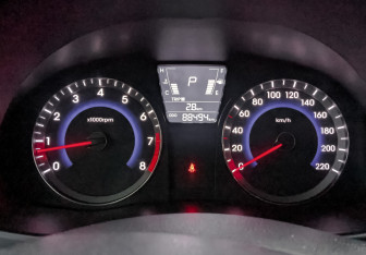 Подержанный автомобиль Hyundai Solaris Hatchback 2013 года (16 фото)