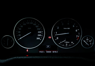 Подержанный автомобиль BMW X4 2014 года (11 фото)