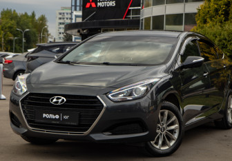 Подержанный автомобиль Hyundai i40 Sedan 2015 года (20 фото)