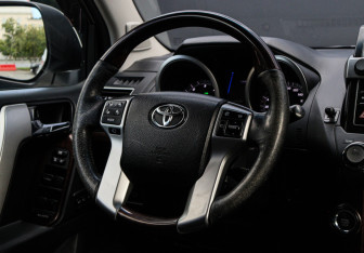 Подержанный автомобиль Toyota Land Cruiser Prado 2013 года (11 фото)