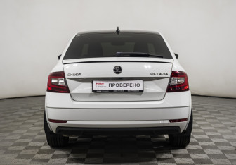 Подержанный автомобиль Skoda Octavia Liftback 2018 года (6 фото)