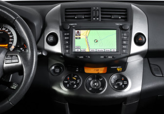 Подержанный автомобиль Toyota RAV4 2012 года (14 фото)