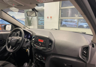 Подержанный автомобиль LADA (ВАЗ) XRAY 2017 года (10 фото)