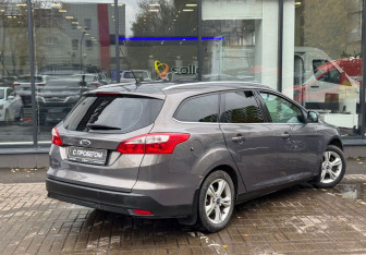 Подержанный автомобиль Ford Focus Wagon 2012 года (8 фото)