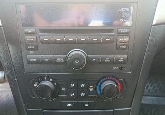 Подержанный автомобиль Chevrolet Epica 2011 года (16 фото)