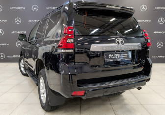 Подержанный автомобиль Toyota Land Cruiser Prado 2021 года (7 фото)
