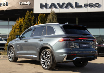 Подержанный автомобиль Geely Monjaro 2023 года (5 фото)