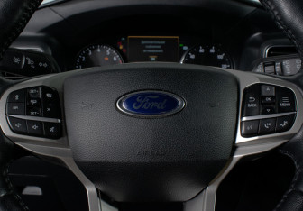 Подержанный автомобиль Ford Explorer 2020 года (9 фото)